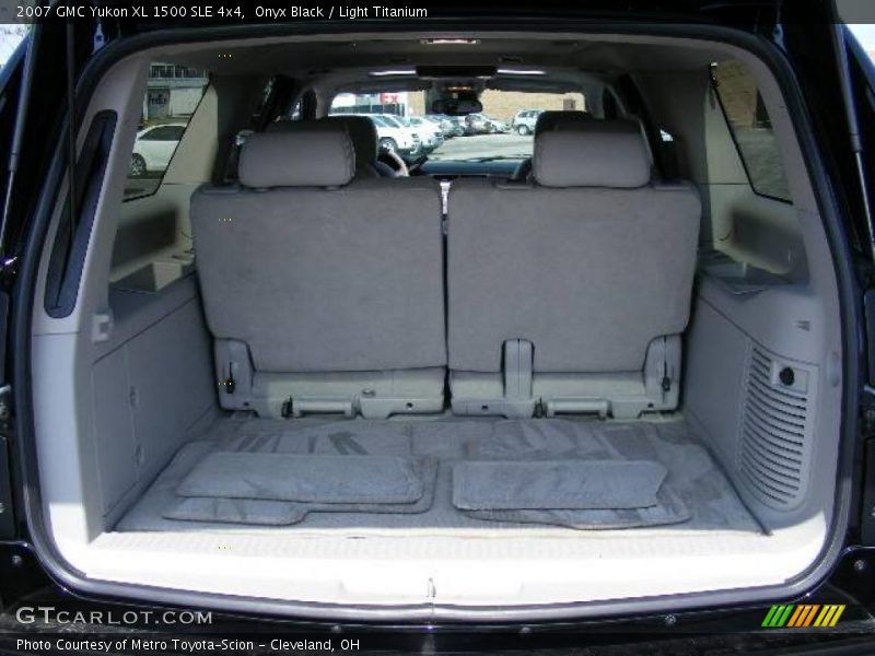 Onyx Black / Light Titanium 2007 GMC Yukon XL 1500 SLE 4x4