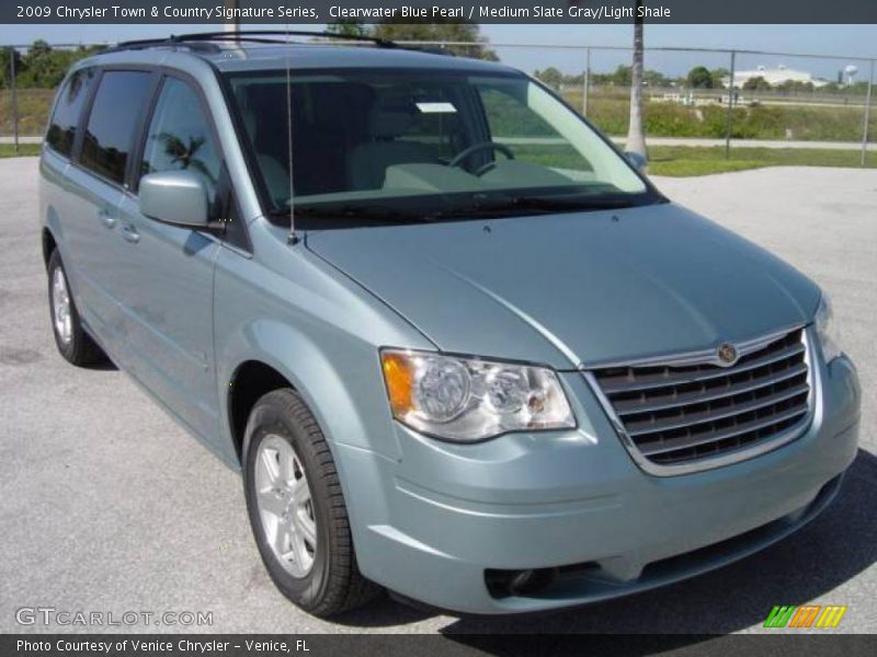 Clearwater Blue Pearl / Medium Slate Gray/Light Shale 2009 Chrysler Town & Country Signature Series