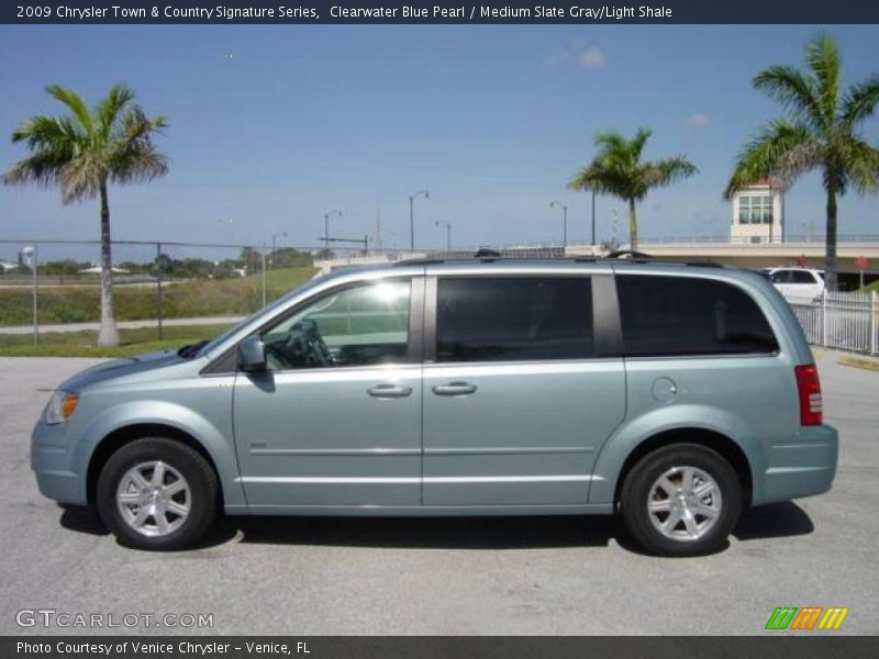 Clearwater Blue Pearl / Medium Slate Gray/Light Shale 2009 Chrysler Town & Country Signature Series