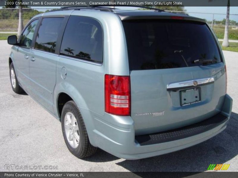 Clearwater Blue Pearl / Medium Slate Gray/Light Shale 2009 Chrysler Town & Country Signature Series