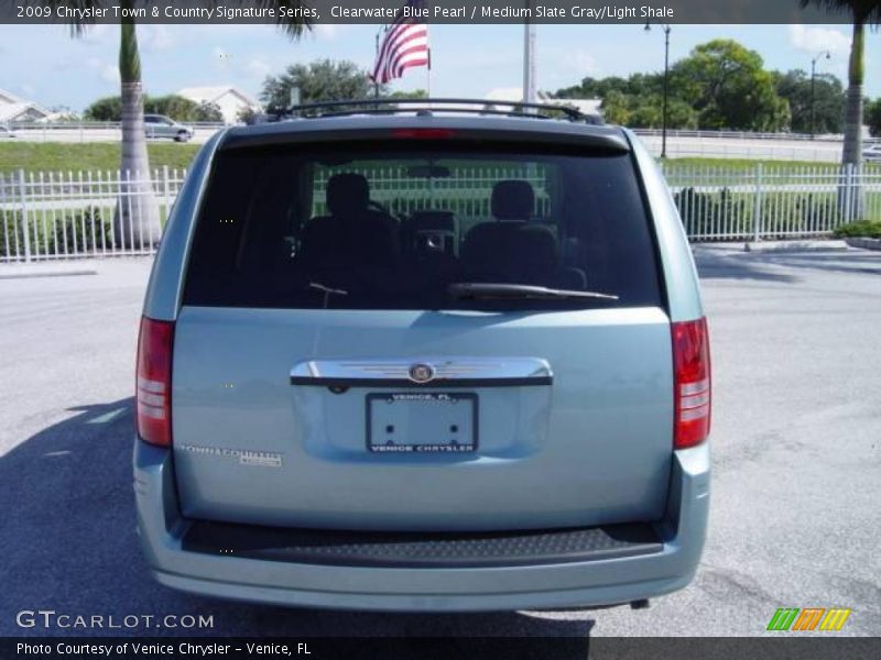 Clearwater Blue Pearl / Medium Slate Gray/Light Shale 2009 Chrysler Town & Country Signature Series