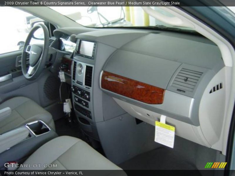 Clearwater Blue Pearl / Medium Slate Gray/Light Shale 2009 Chrysler Town & Country Signature Series