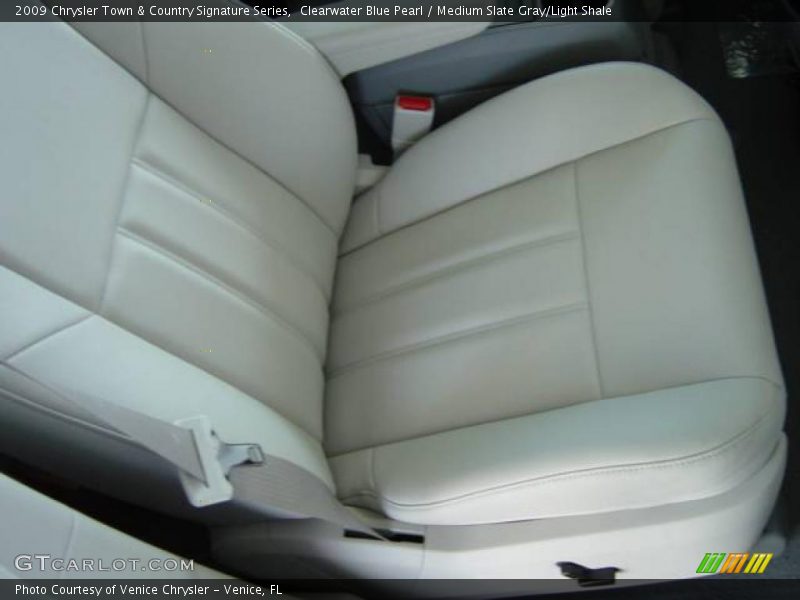 Clearwater Blue Pearl / Medium Slate Gray/Light Shale 2009 Chrysler Town & Country Signature Series