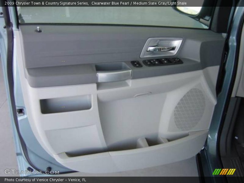 Clearwater Blue Pearl / Medium Slate Gray/Light Shale 2009 Chrysler Town & Country Signature Series