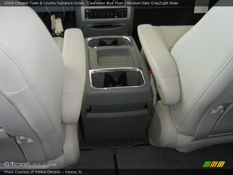 Clearwater Blue Pearl / Medium Slate Gray/Light Shale 2009 Chrysler Town & Country Signature Series