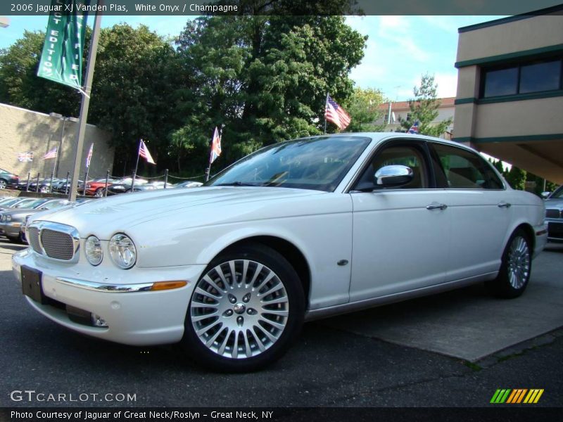 White Onyx / Champagne 2006 Jaguar XJ Vanden Plas