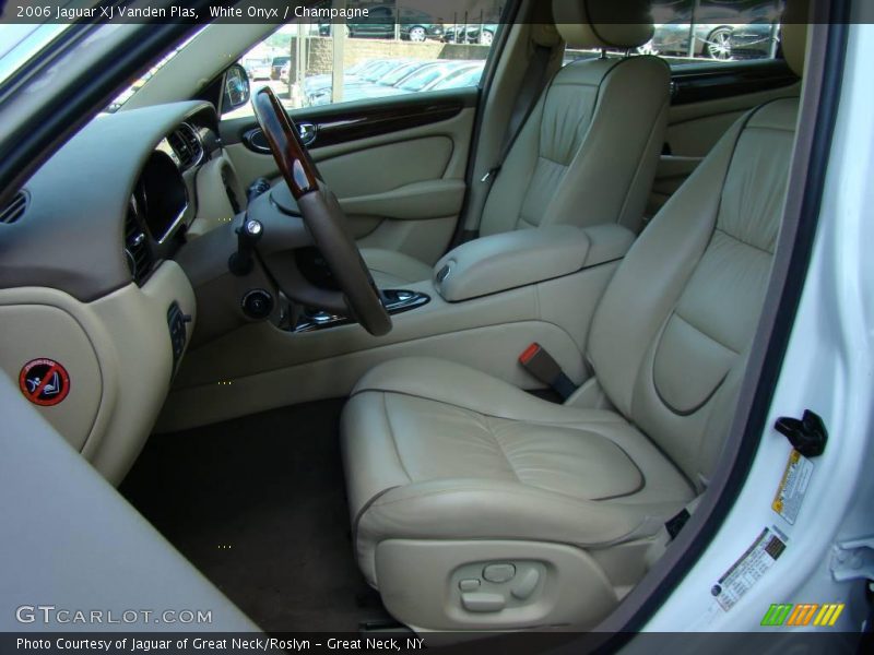 White Onyx / Champagne 2006 Jaguar XJ Vanden Plas