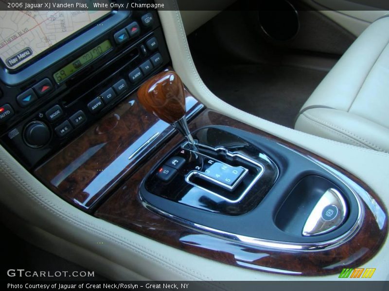 White Onyx / Champagne 2006 Jaguar XJ Vanden Plas