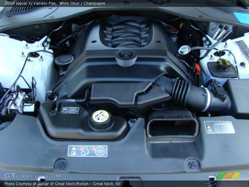 White Onyx / Champagne 2006 Jaguar XJ Vanden Plas