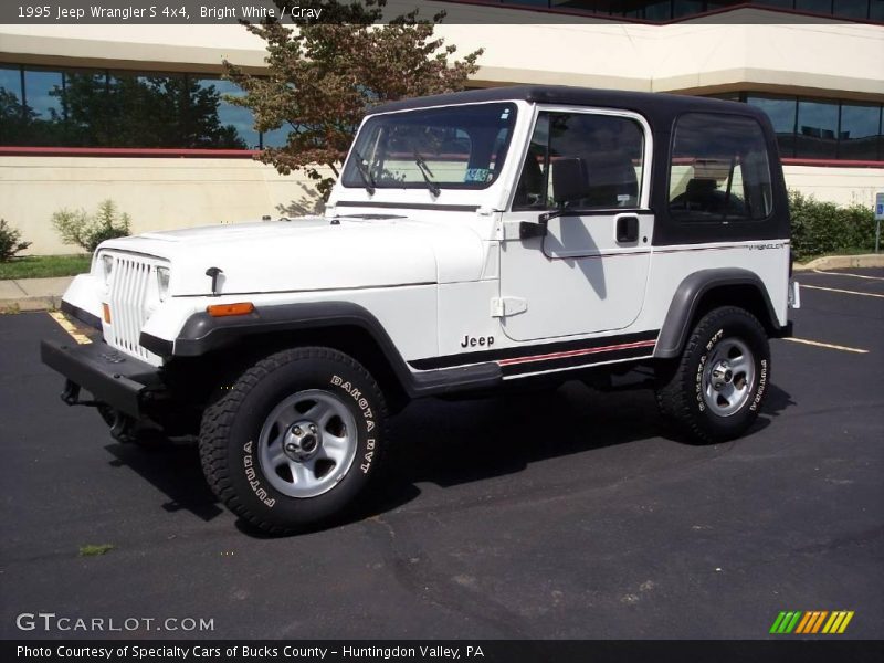 Bright White / Gray 1995 Jeep Wrangler S 4x4
