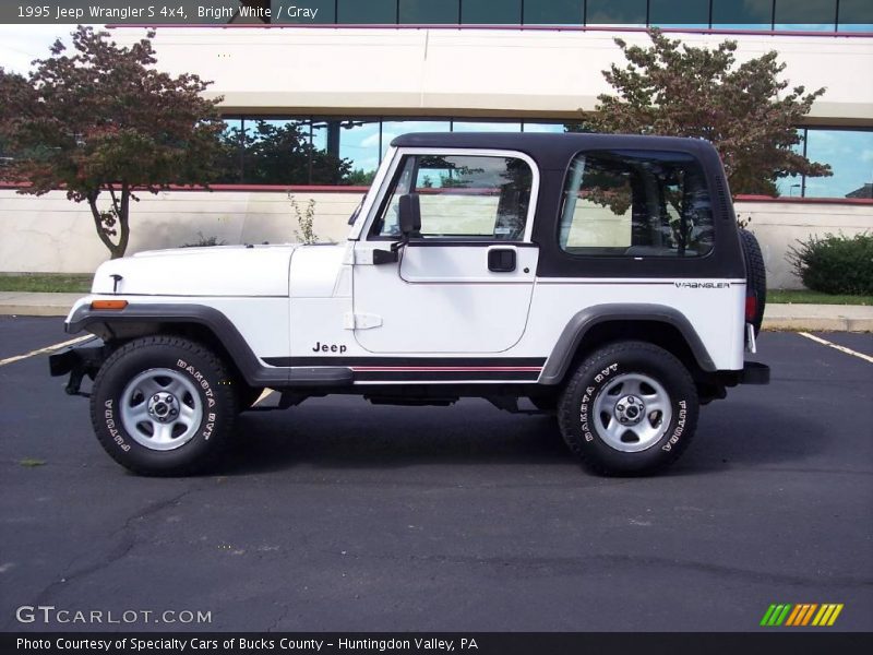 Bright White / Gray 1995 Jeep Wrangler S 4x4