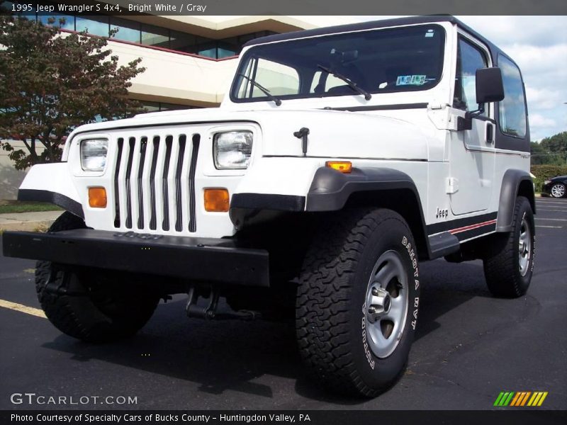 Bright White / Gray 1995 Jeep Wrangler S 4x4