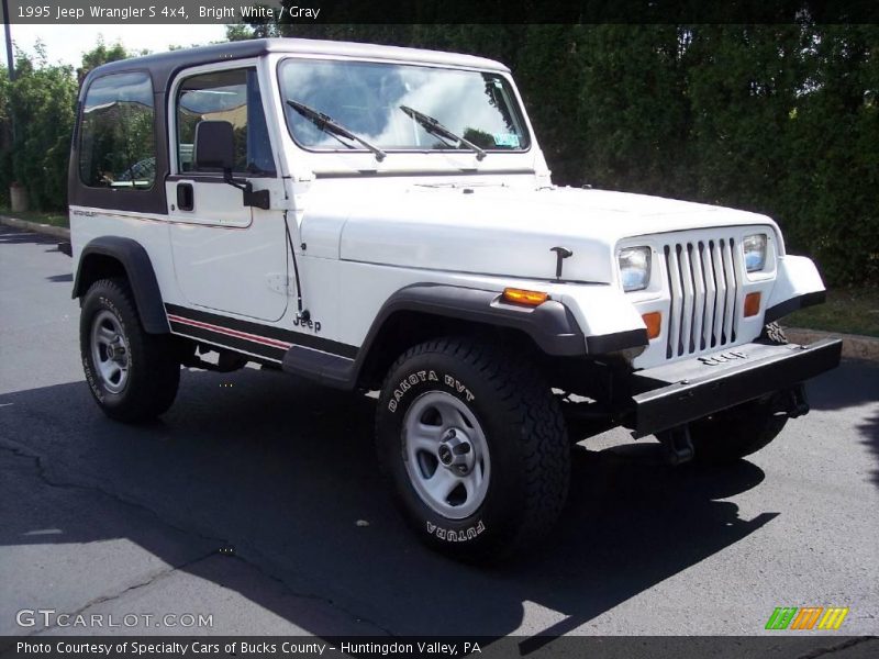 Bright White / Gray 1995 Jeep Wrangler S 4x4