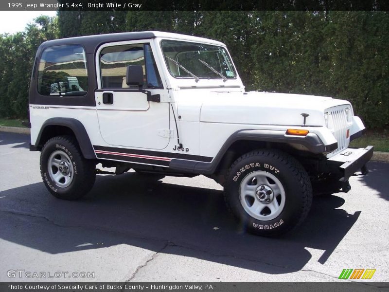 Bright White / Gray 1995 Jeep Wrangler S 4x4