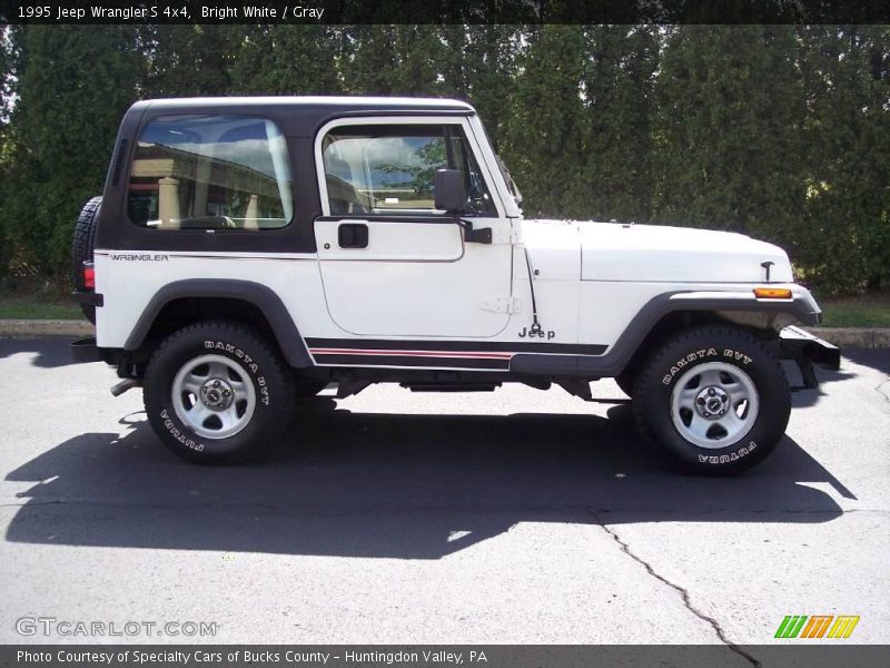 Bright White / Gray 1995 Jeep Wrangler S 4x4