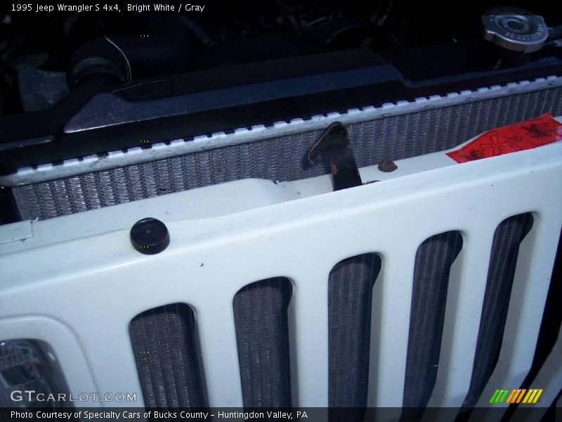 Bright White / Gray 1995 Jeep Wrangler S 4x4