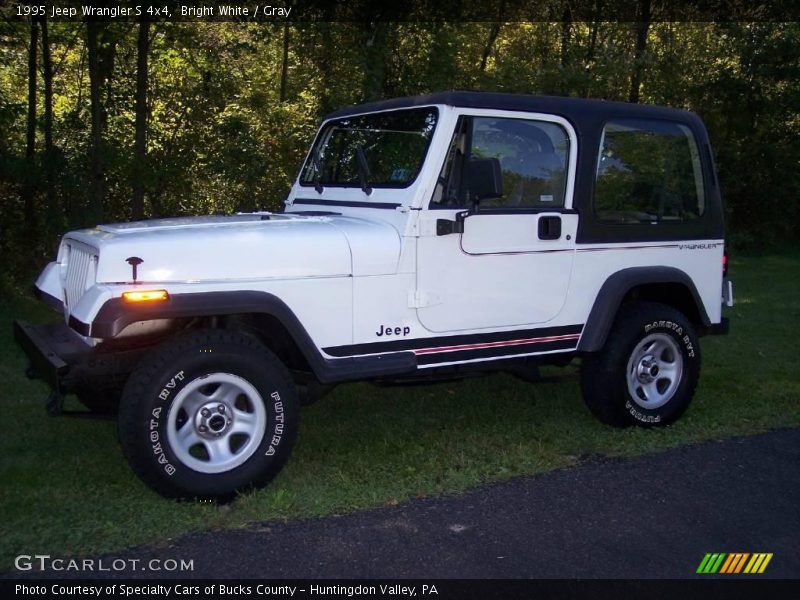 Bright White / Gray 1995 Jeep Wrangler S 4x4
