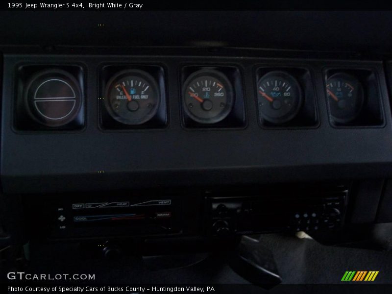 Bright White / Gray 1995 Jeep Wrangler S 4x4