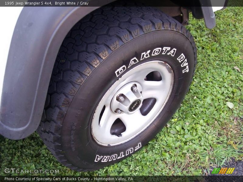 Bright White / Gray 1995 Jeep Wrangler S 4x4