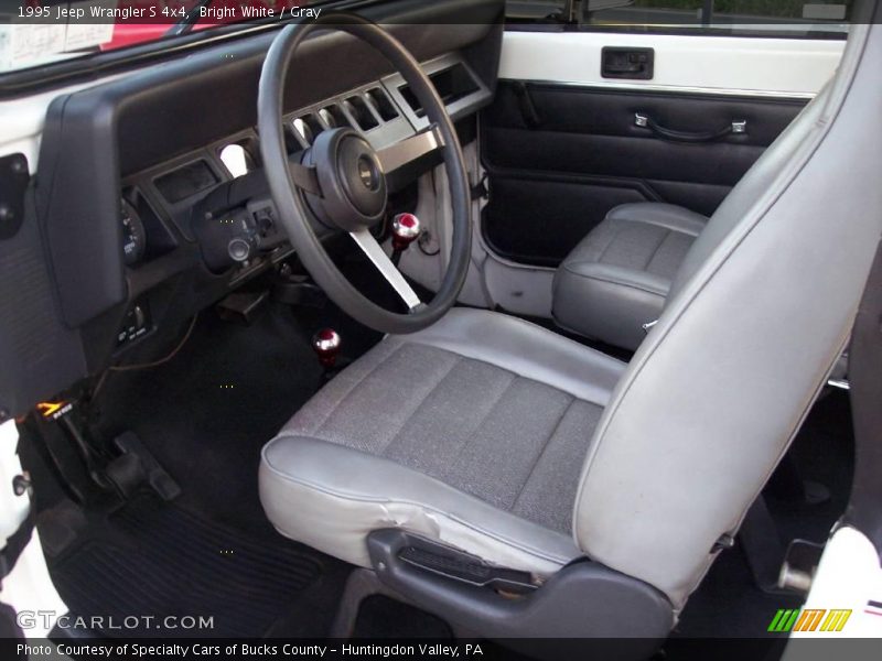Bright White / Gray 1995 Jeep Wrangler S 4x4