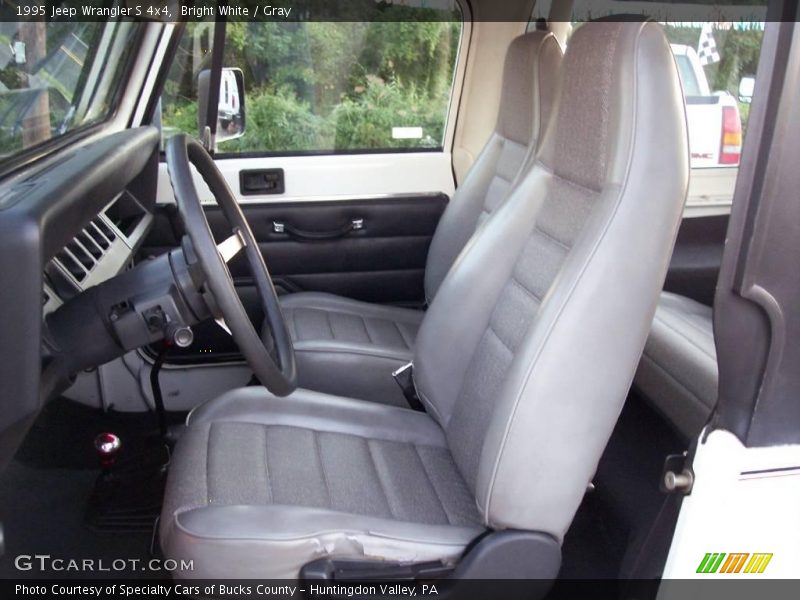 Bright White / Gray 1995 Jeep Wrangler S 4x4
