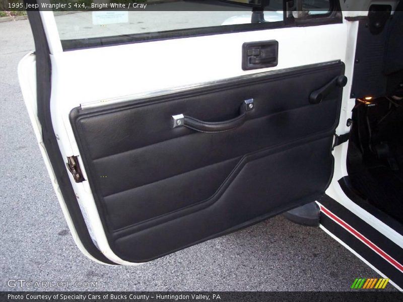 Bright White / Gray 1995 Jeep Wrangler S 4x4