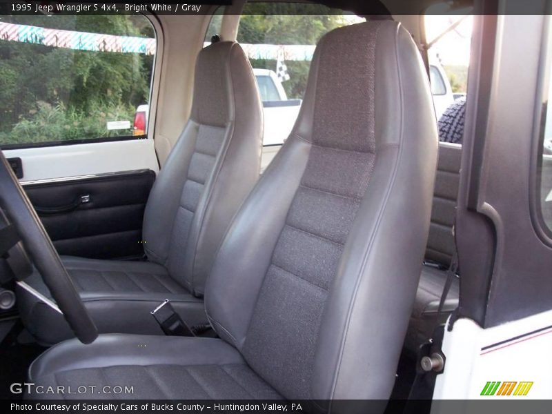 Bright White / Gray 1995 Jeep Wrangler S 4x4