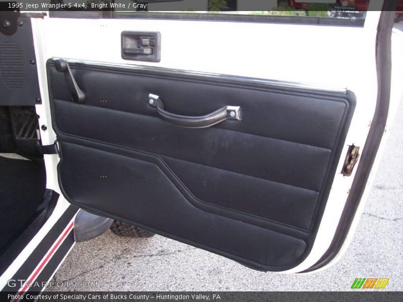 Bright White / Gray 1995 Jeep Wrangler S 4x4