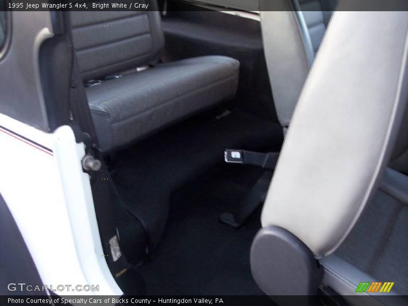 Bright White / Gray 1995 Jeep Wrangler S 4x4