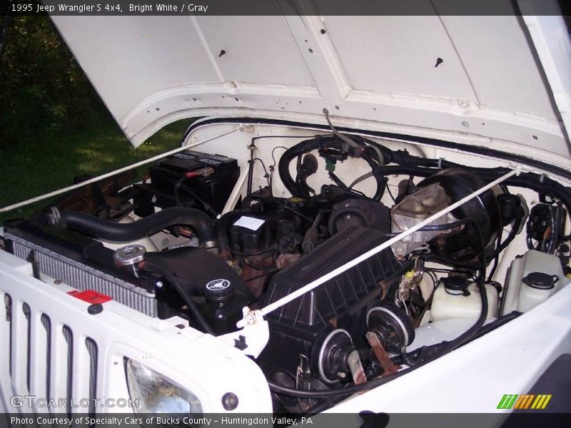 Bright White / Gray 1995 Jeep Wrangler S 4x4