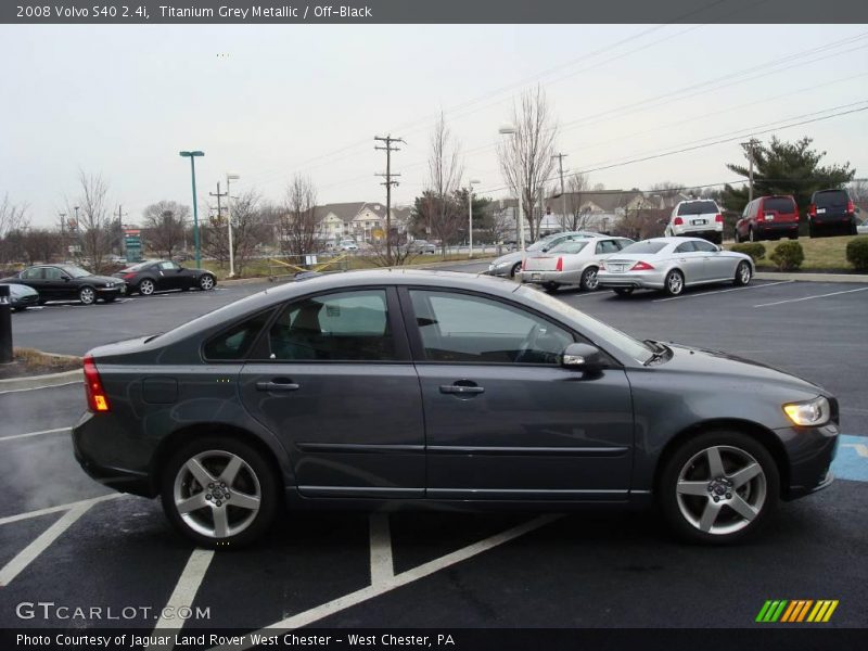 Titanium Grey Metallic / Off-Black 2008 Volvo S40 2.4i