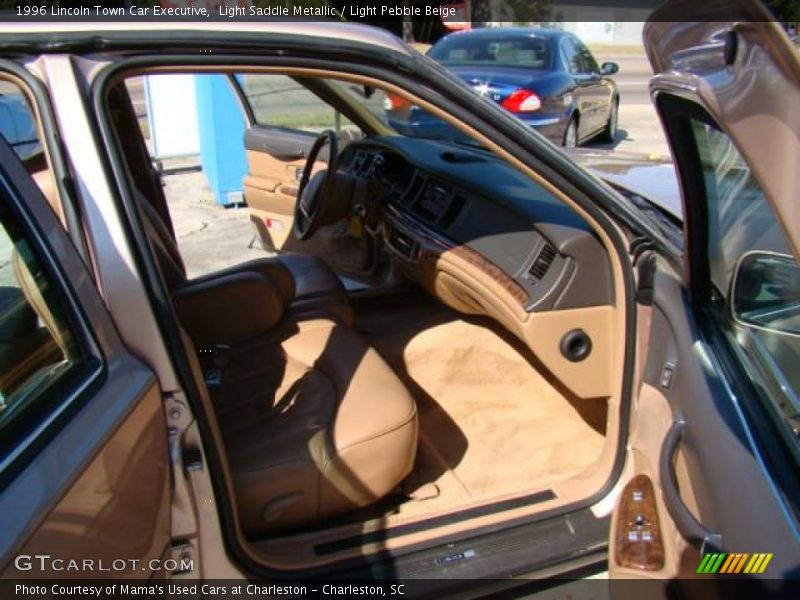 Light Saddle Metallic / Light Pebble Beige 1996 Lincoln Town Car Executive