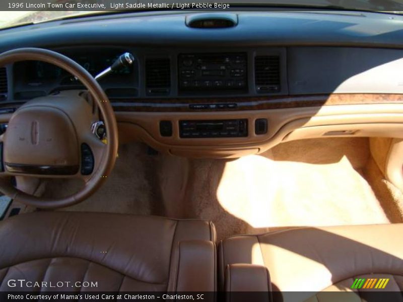 Light Saddle Metallic / Light Pebble Beige 1996 Lincoln Town Car Executive
