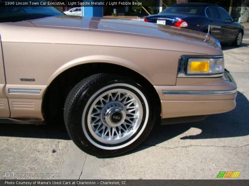 Light Saddle Metallic / Light Pebble Beige 1996 Lincoln Town Car Executive