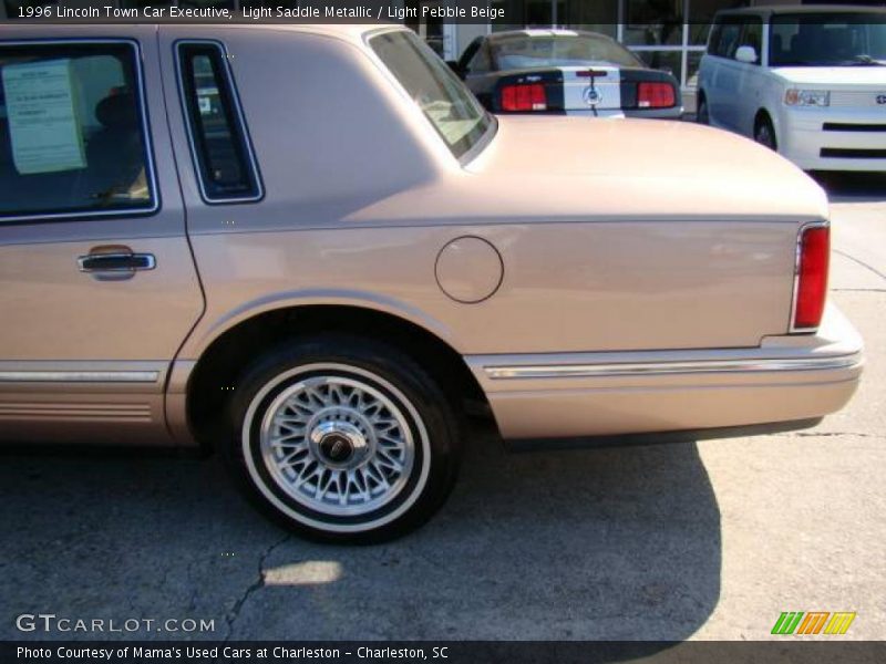 Light Saddle Metallic / Light Pebble Beige 1996 Lincoln Town Car Executive