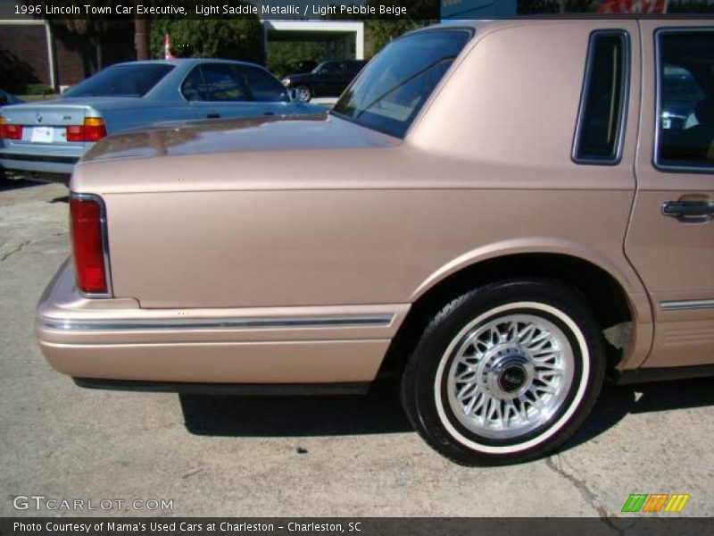 Light Saddle Metallic / Light Pebble Beige 1996 Lincoln Town Car Executive