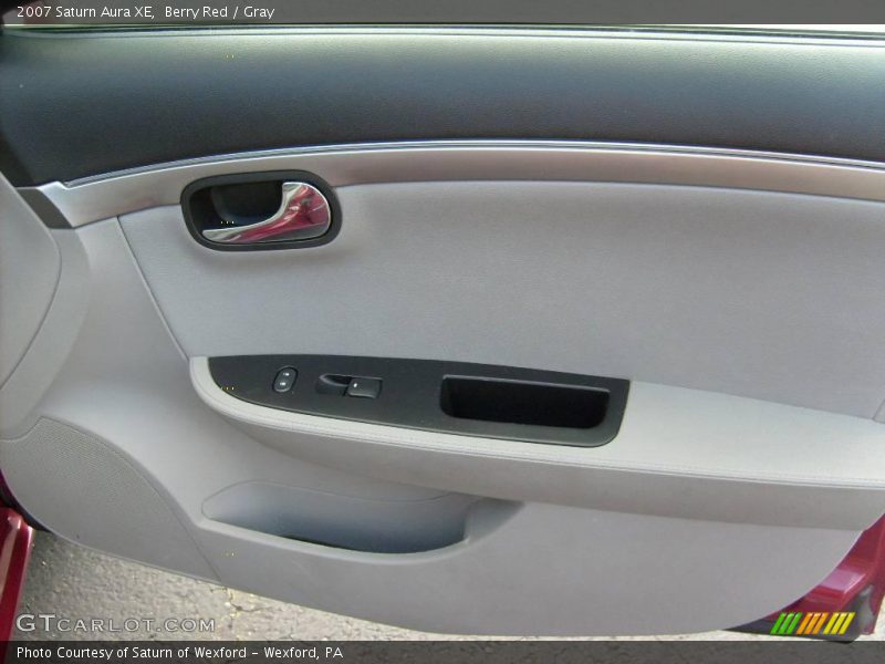 Berry Red / Gray 2007 Saturn Aura XE