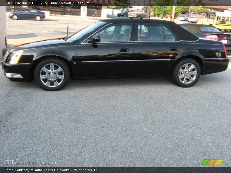 Black Raven / Titanium 2006 Cadillac DTS Luxury