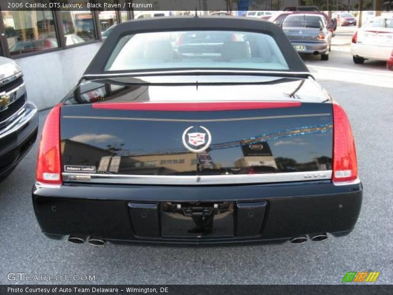 Black Raven / Titanium 2006 Cadillac DTS Luxury
