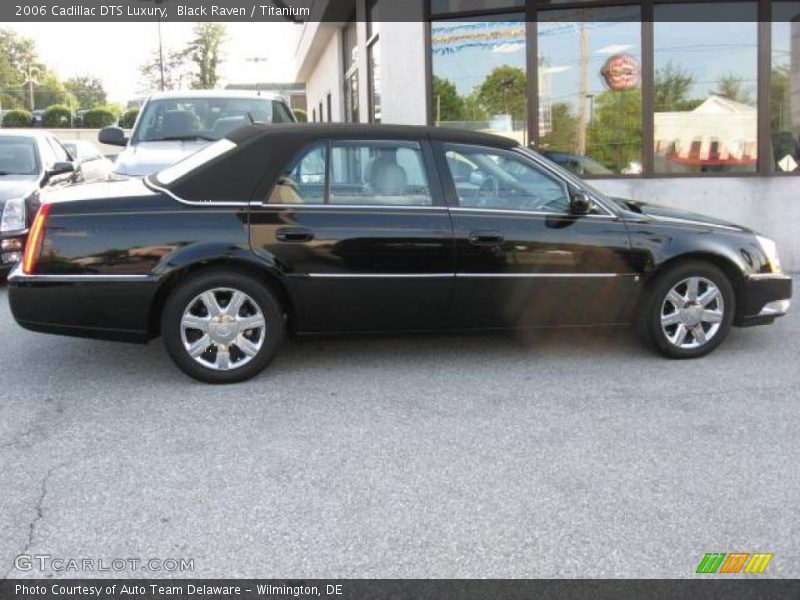 Black Raven / Titanium 2006 Cadillac DTS Luxury