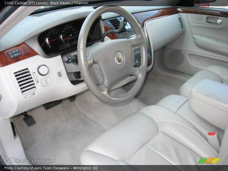Black Raven / Titanium 2006 Cadillac DTS Luxury