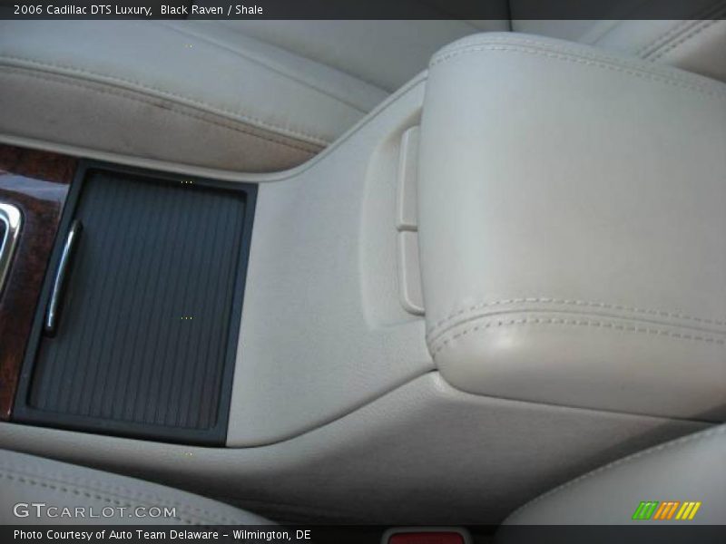 Black Raven / Shale 2006 Cadillac DTS Luxury
