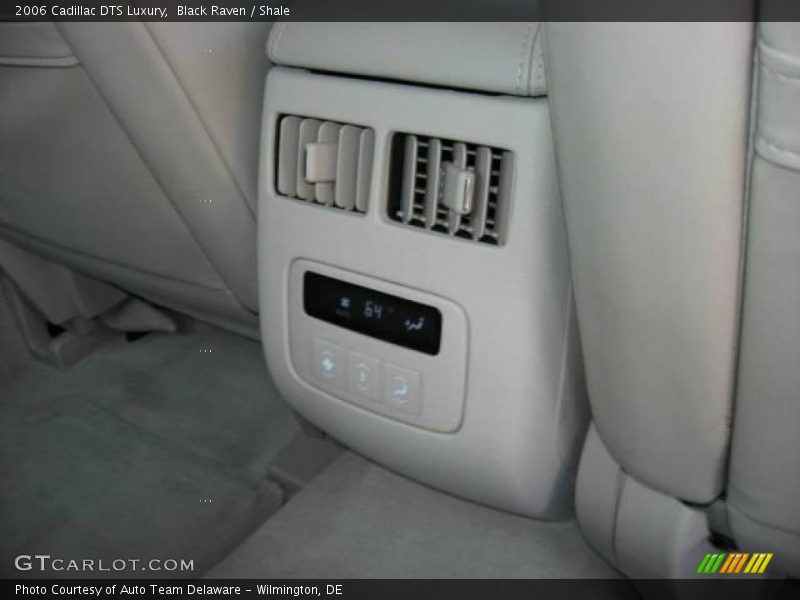 Black Raven / Shale 2006 Cadillac DTS Luxury
