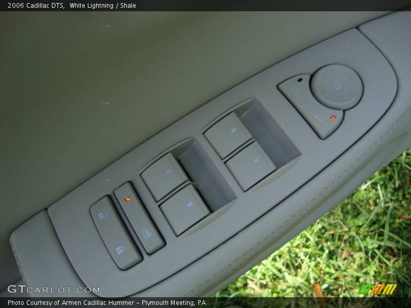 White Lightning / Shale 2006 Cadillac DTS