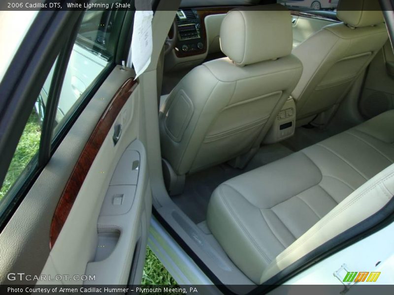 White Lightning / Shale 2006 Cadillac DTS