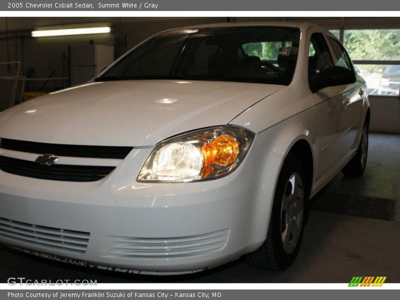 Summit White / Gray 2005 Chevrolet Cobalt Sedan