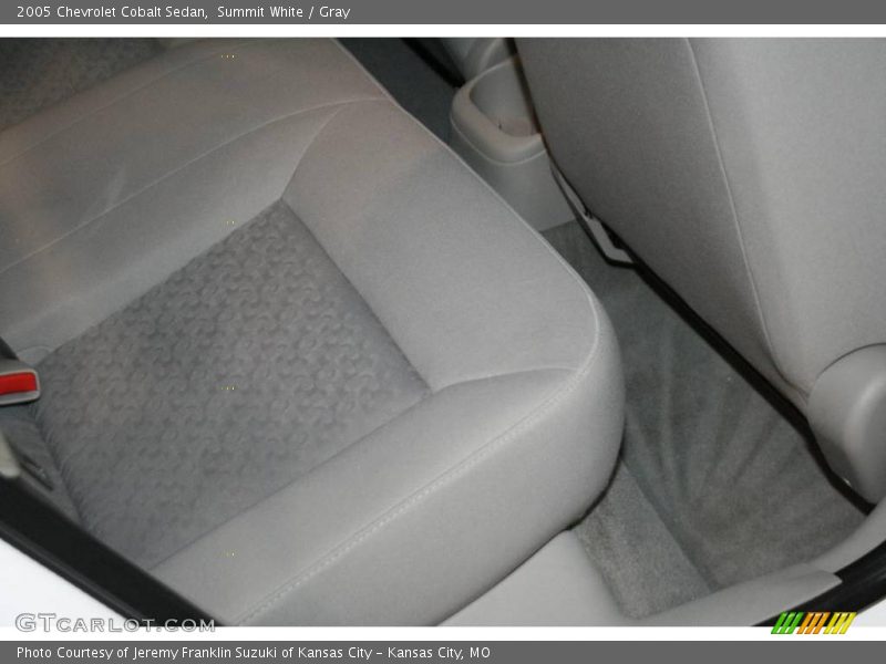 Summit White / Gray 2005 Chevrolet Cobalt Sedan
