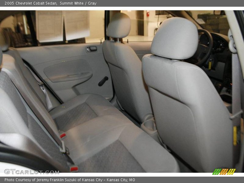Summit White / Gray 2005 Chevrolet Cobalt Sedan