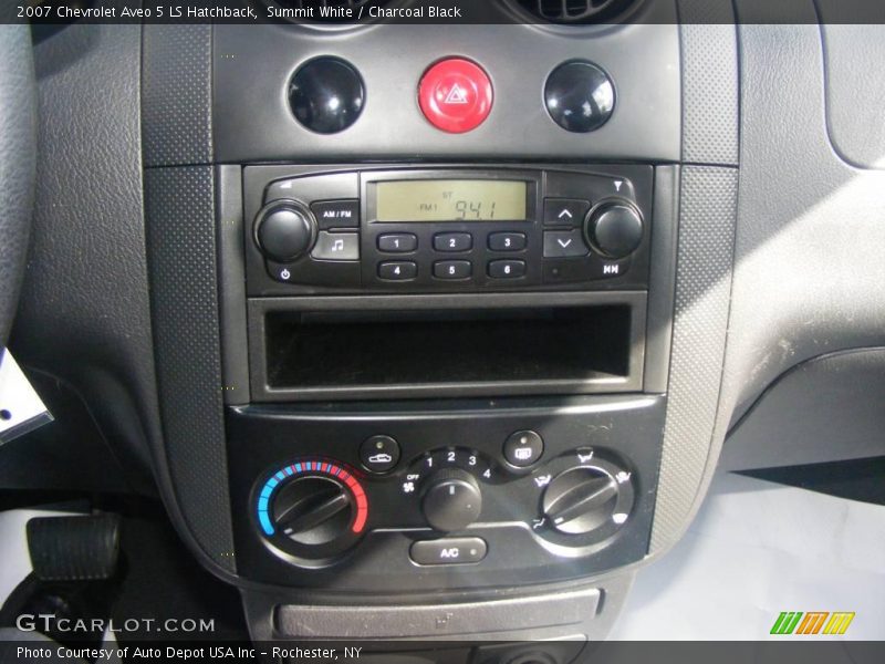Summit White / Charcoal Black 2007 Chevrolet Aveo 5 LS Hatchback
