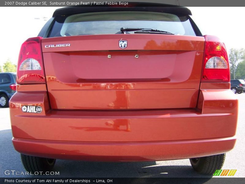 Sunburst Orange Pearl / Pastel Pebble Beige 2007 Dodge Caliber SE